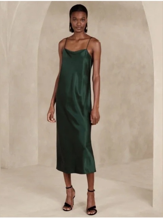 Banana Republic Dresses & Skirts - Banana Republic Emerald Green SILK Midi Slip Dress